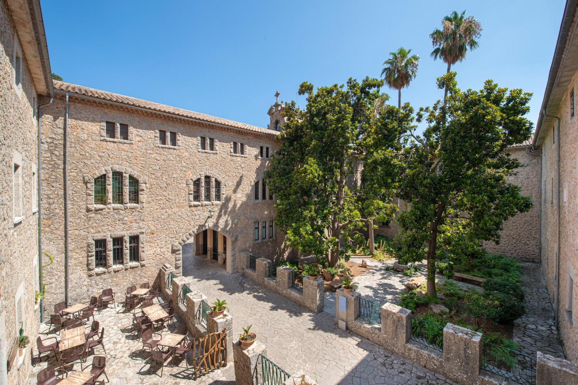 Santuari De Lluc Hotell Exteriör bild